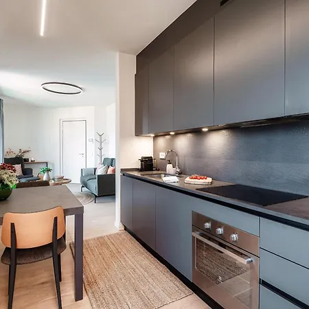 Bella - By Myhomeincomo شقة