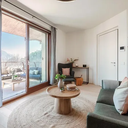 Bella - By Myhomeincomo מנאג'יו