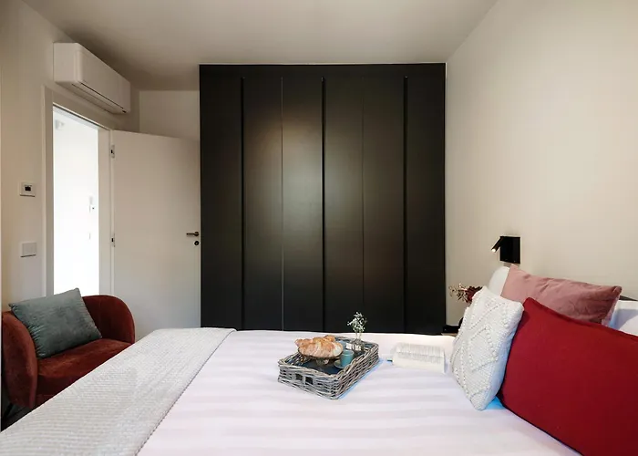 Bella - By Myhomeincomo