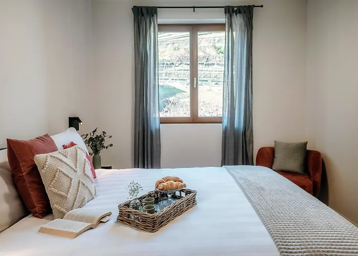 Bella - By Myhomeincomo מנאג'יו