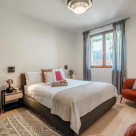 Bella - By Myhomeincomo *