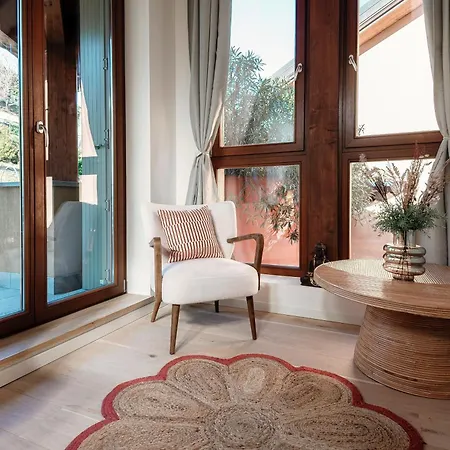 Bella - By Myhomeincomo