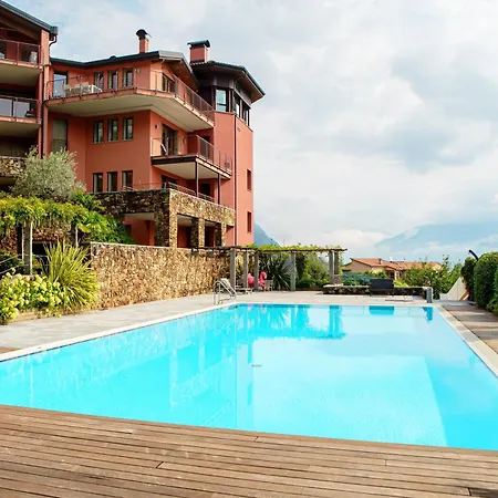 Bella - By Myhomeincomo